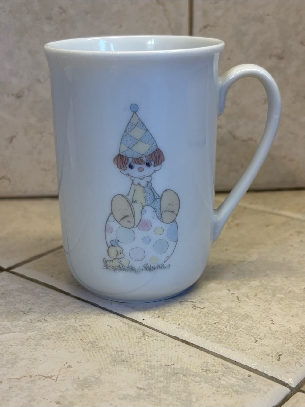 Precious Moments Porcelain Mug, 21059B, Clown On Ball, Issue 1984,
